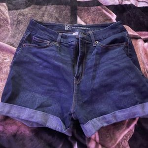 denim shorts. size 9/29
